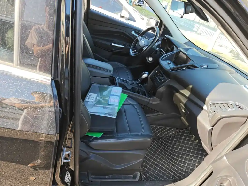 Ford Kuga — миниатюра 25