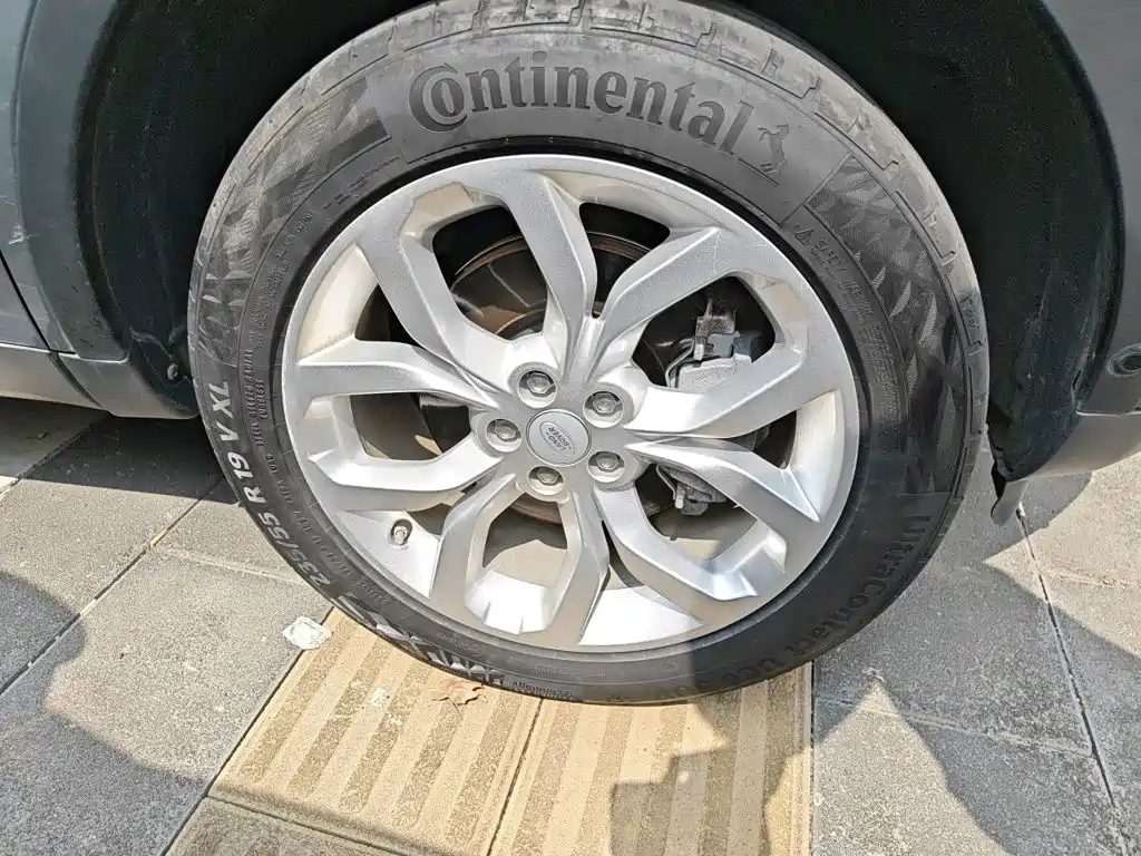 Land Rover Discovery Sport — миниатюра 8