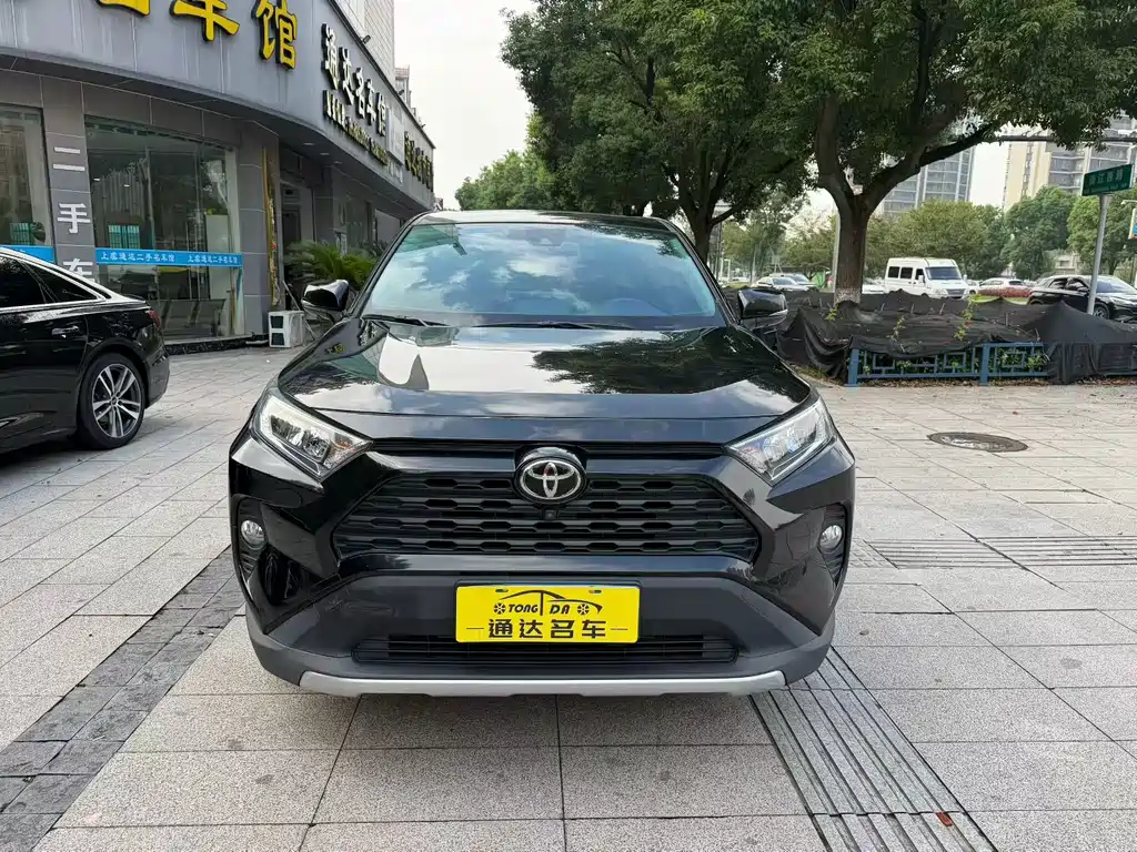 Toyota RAV4 — миниатюра 2