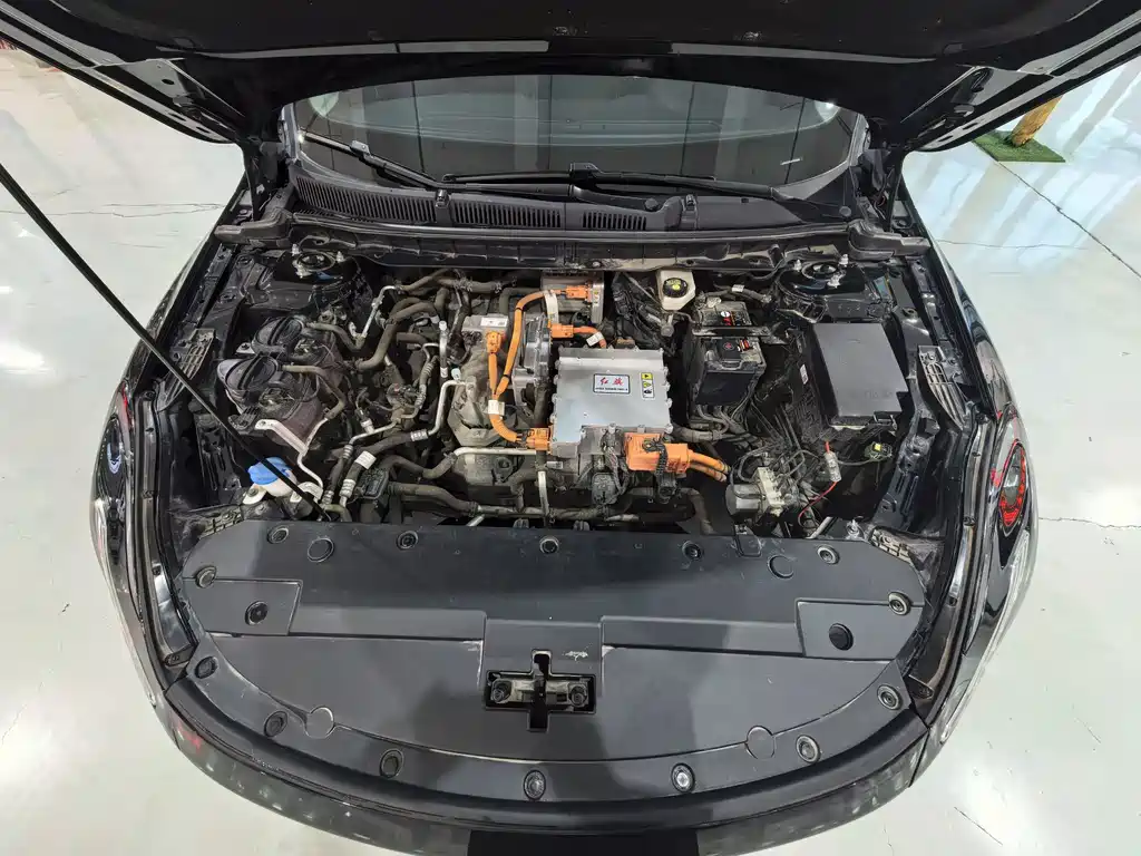 Hongqi Hongqi E-QM5 — миниатюра 20