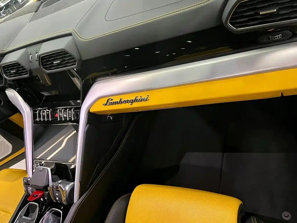 Lamborghini Urus — миниатюра 5