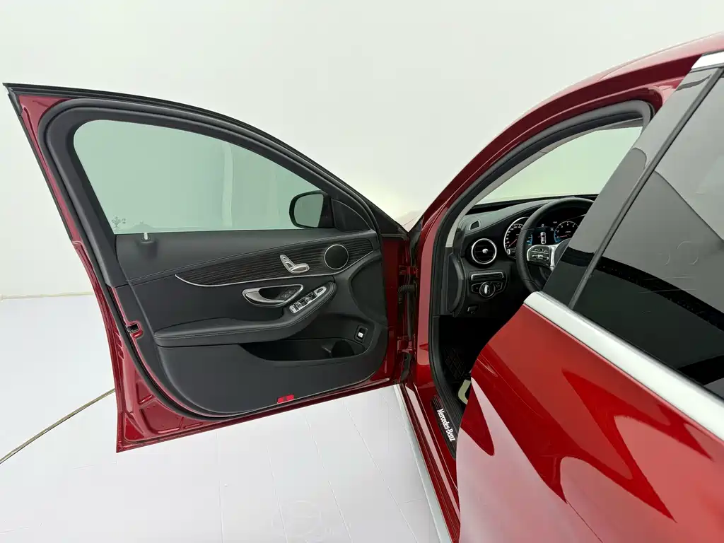 Mercedes-Benz C-Class — миниатюра 17