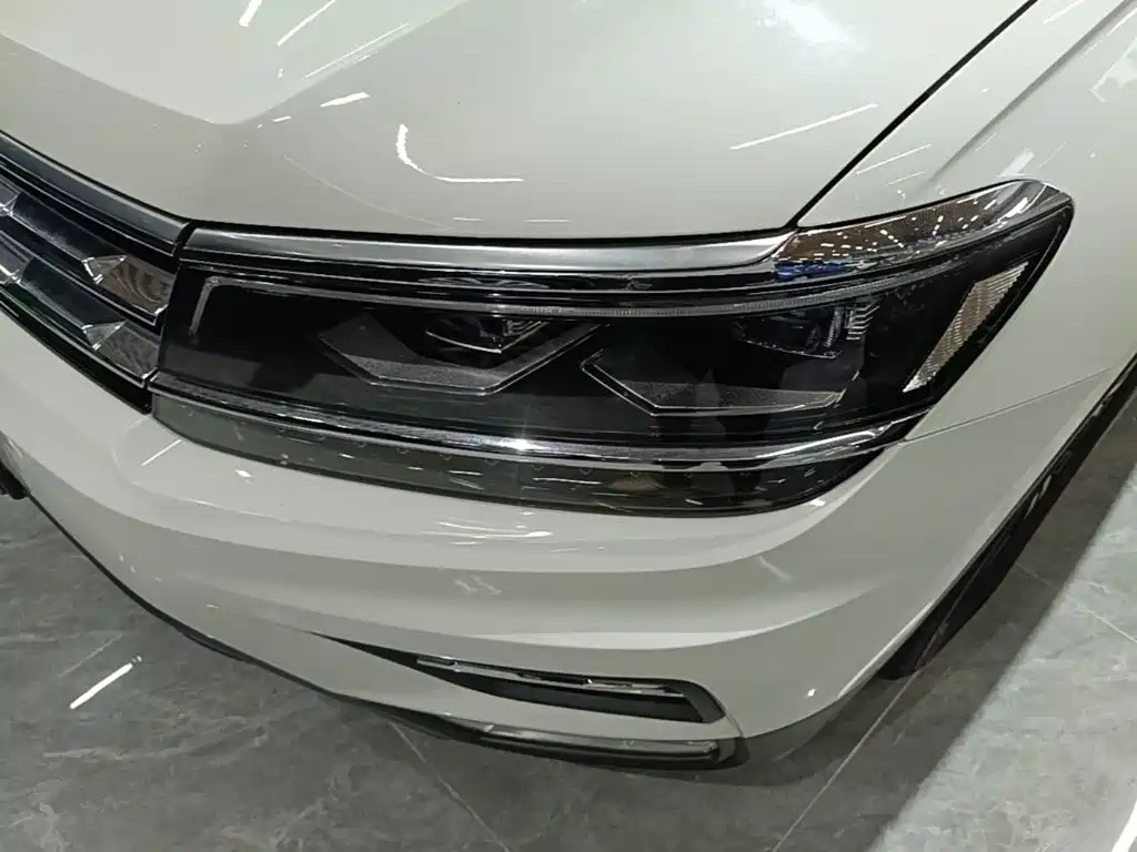 Volkswagen Tiguan L — миниатюра 24