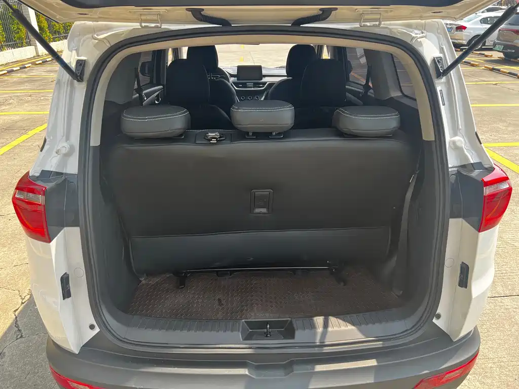 Wuling Hongguang S3 — миниатюра 12