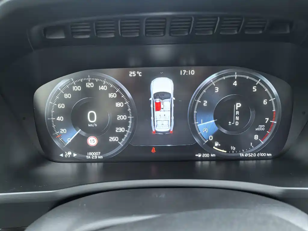Volvo XC90 — миниатюра 7