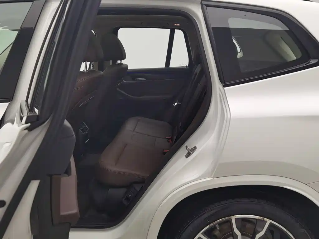 BMW X3 — миниатюра 15