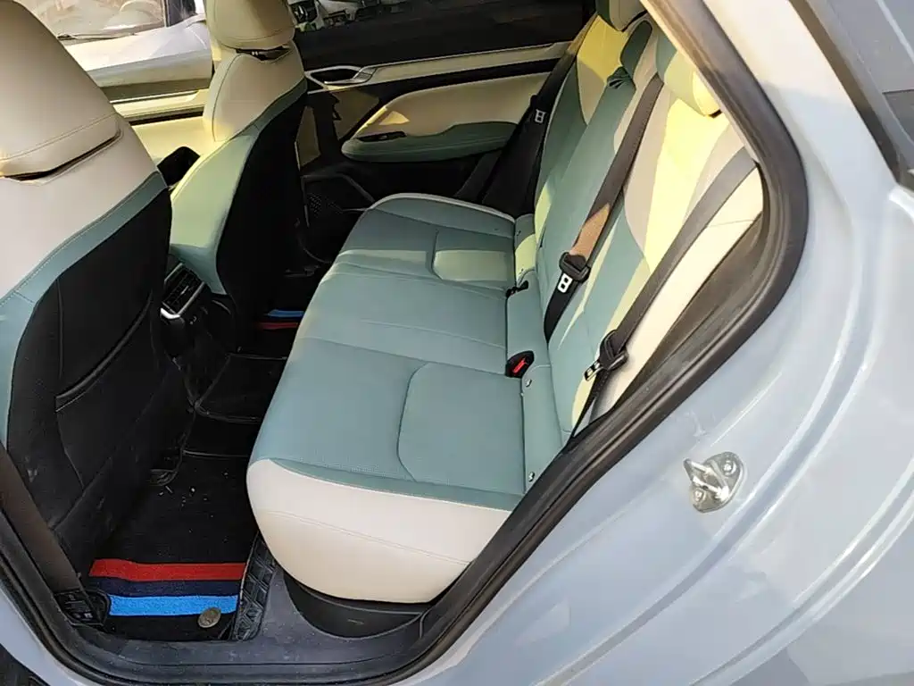Geely L HiP — миниатюра 22