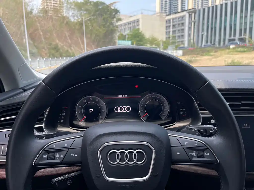 Audi Q7 — миниатюра 6