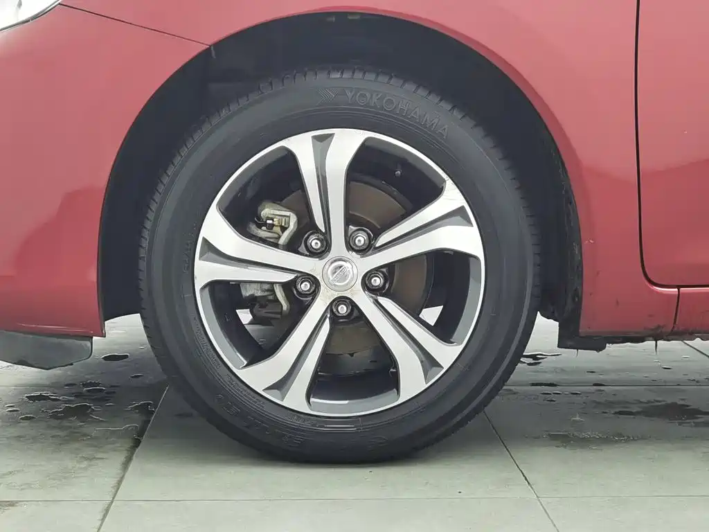 Nissan Tiida — миниатюра 17