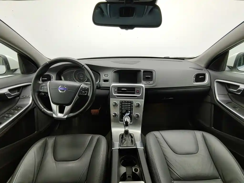 Volvo S60 — миниатюра 5