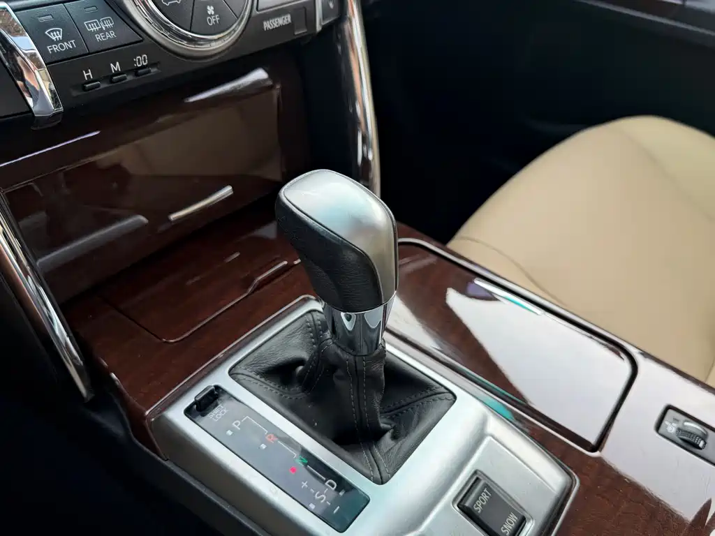 Toyota Reiz — миниатюра 19