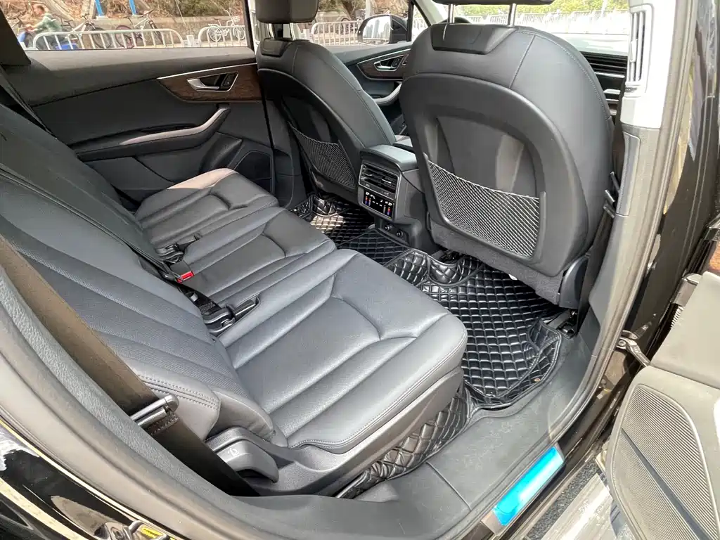 Audi Q7 — миниатюра 12