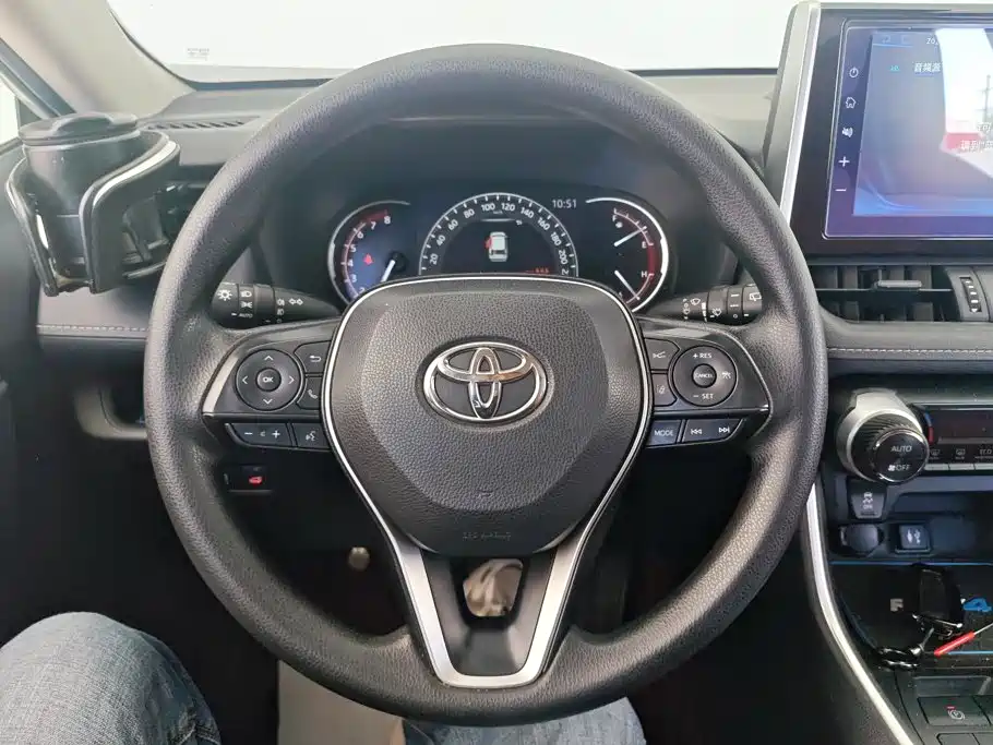 Toyota RAV4 — миниатюра 15