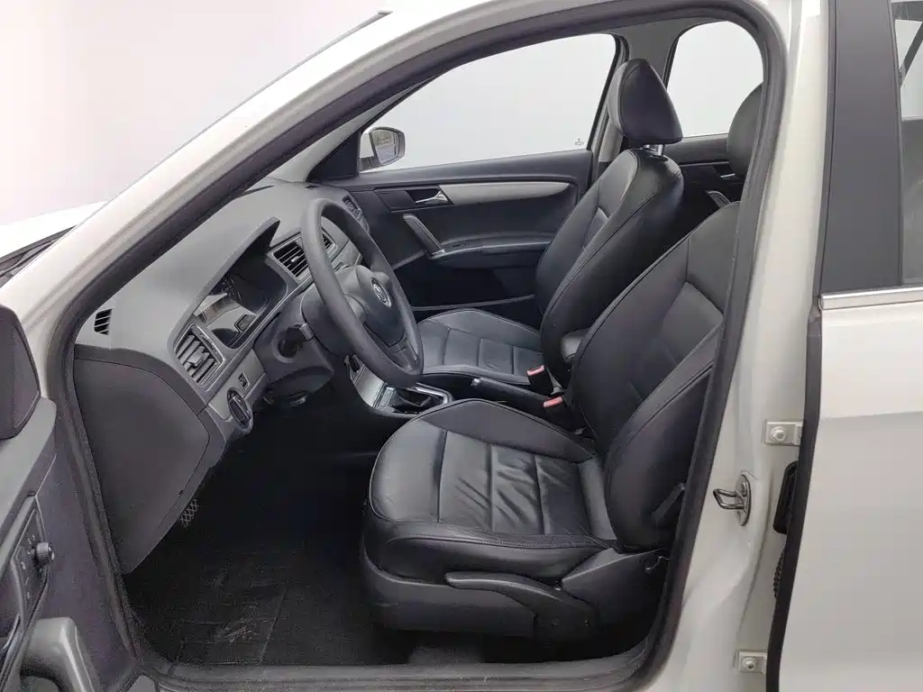 Volkswagen Lavida — миниатюра 10