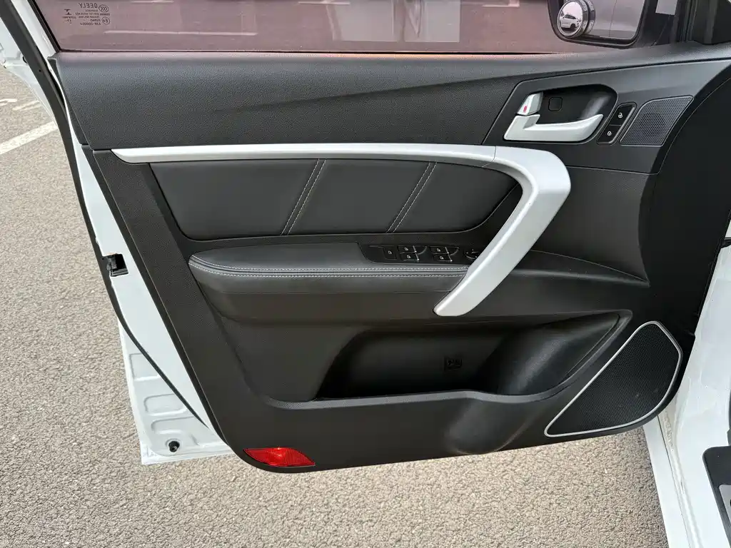 Geely Emgrand — миниатюра 11