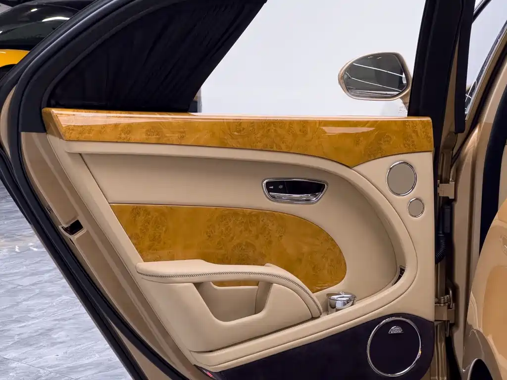 Bentley Mulsanne — миниатюра 28