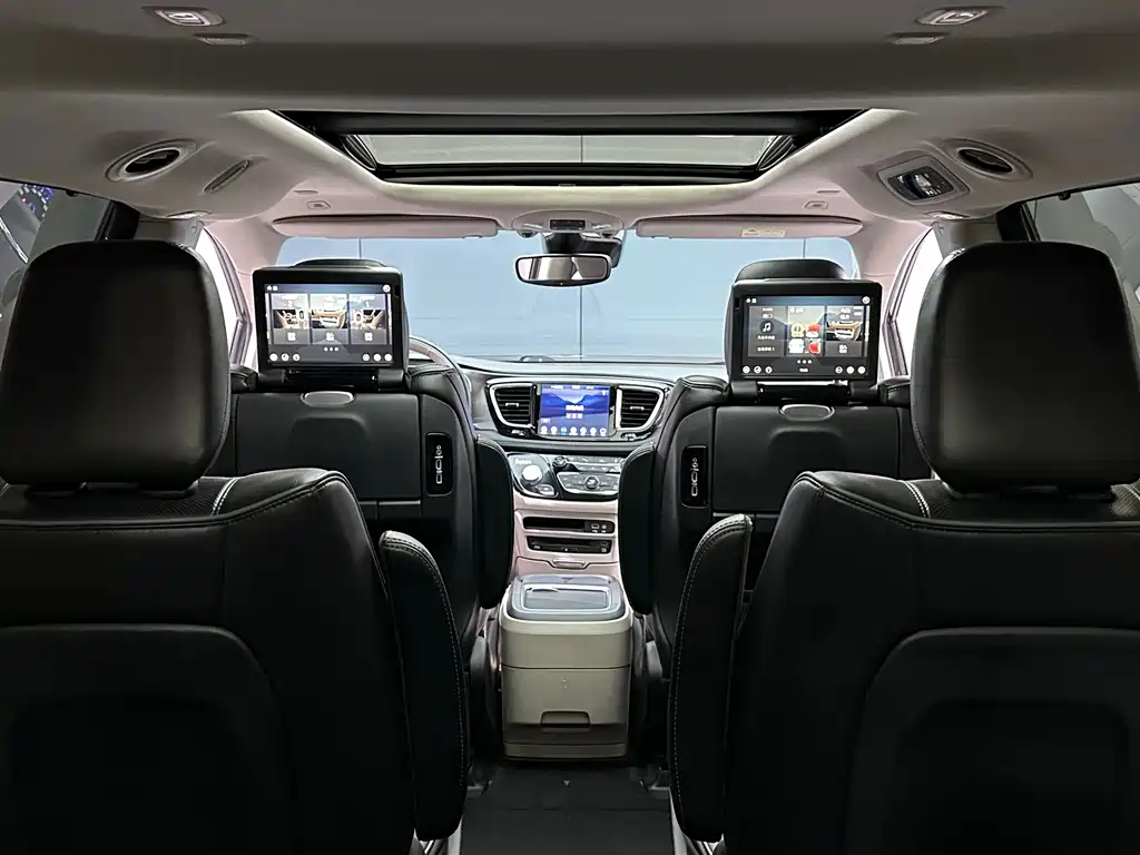 Chrysler Grand Voyager (Import) — миниатюра 29