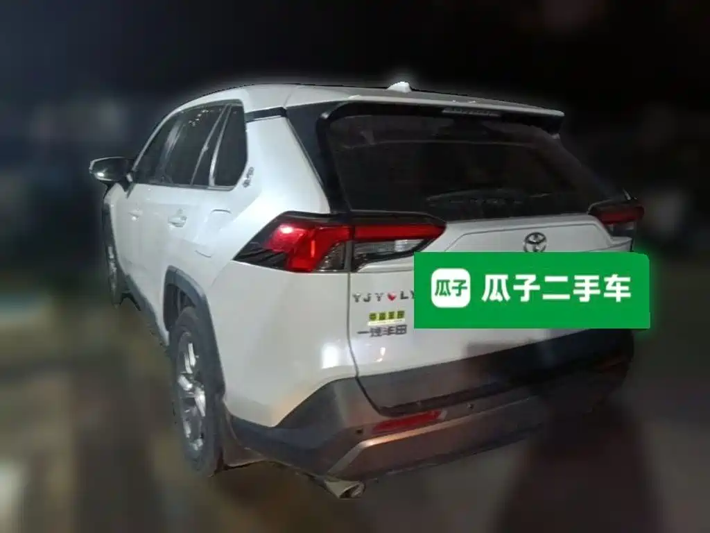 Toyota RAV4 — миниатюра 4