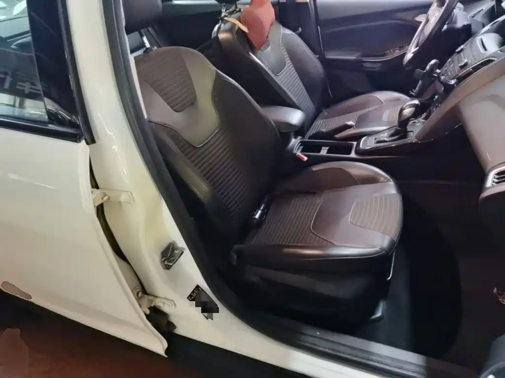 Ford Focus — миниатюра 25