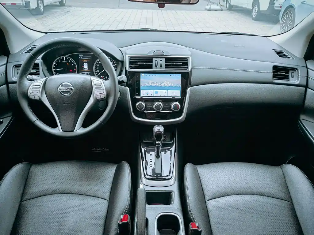 Nissan Tiida — миниатюра 11