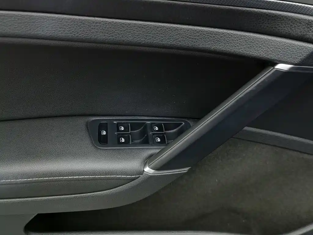 Volkswagen Golf — миниатюра 9
