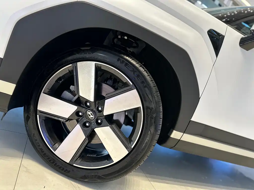 Hyundai Santa Fe — миниатюра 4