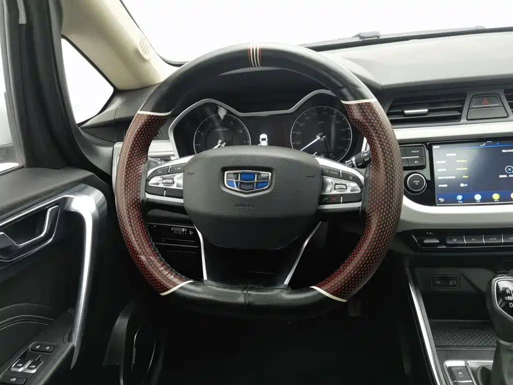 Geely Vision X3 — миниатюра 11