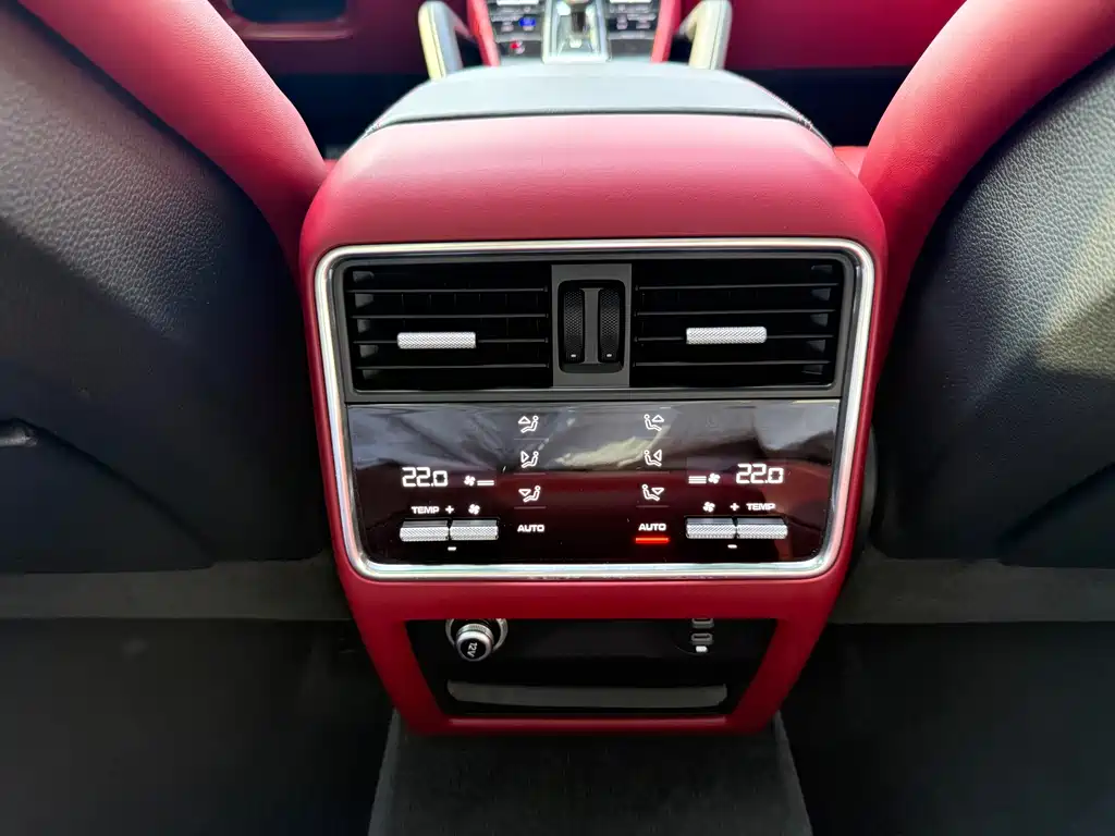 Porsche Cayenne — миниатюра 15