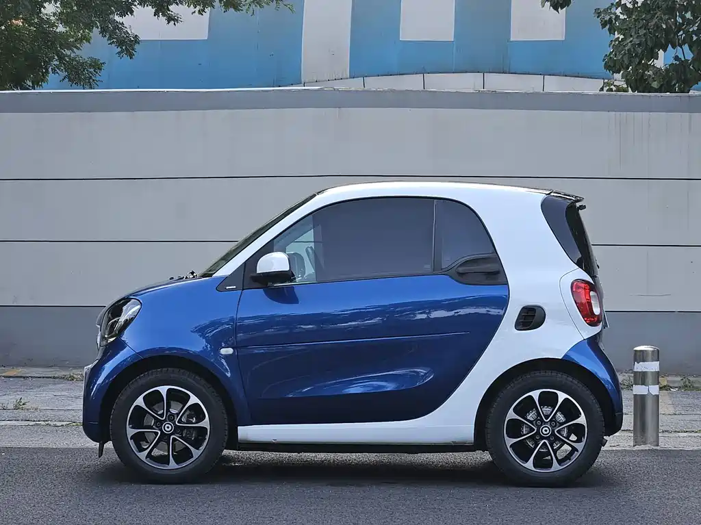 smart Smart Fortwo — миниатюра 2