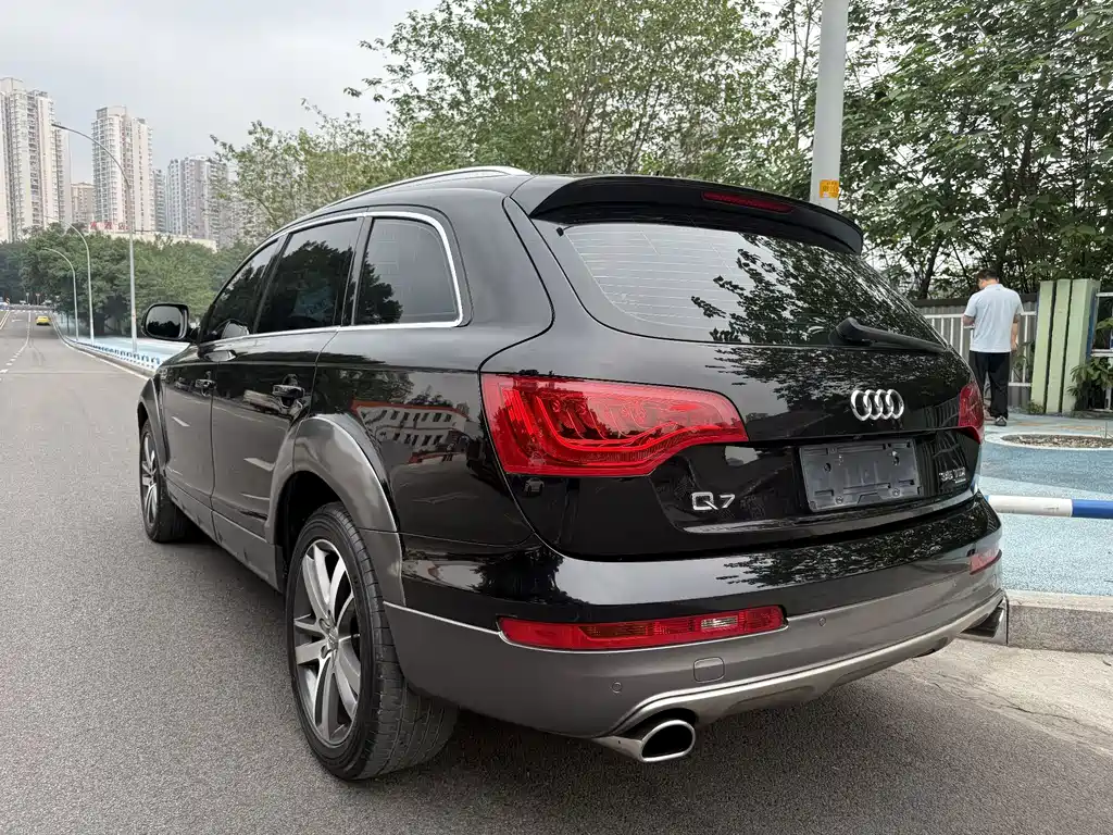 Audi Q7 — миниатюра 4