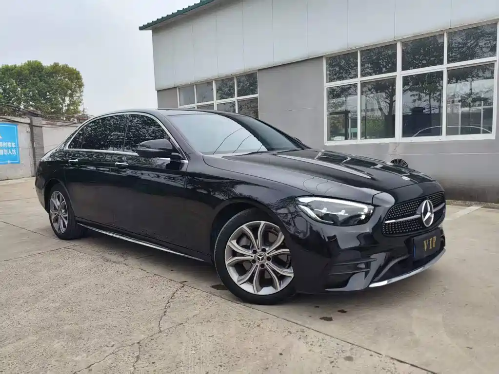 Mercedes-Benz E-Class — миниатюра 2