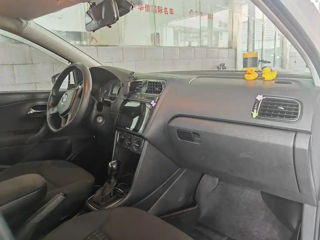 Volkswagen Polo — миниатюра 6