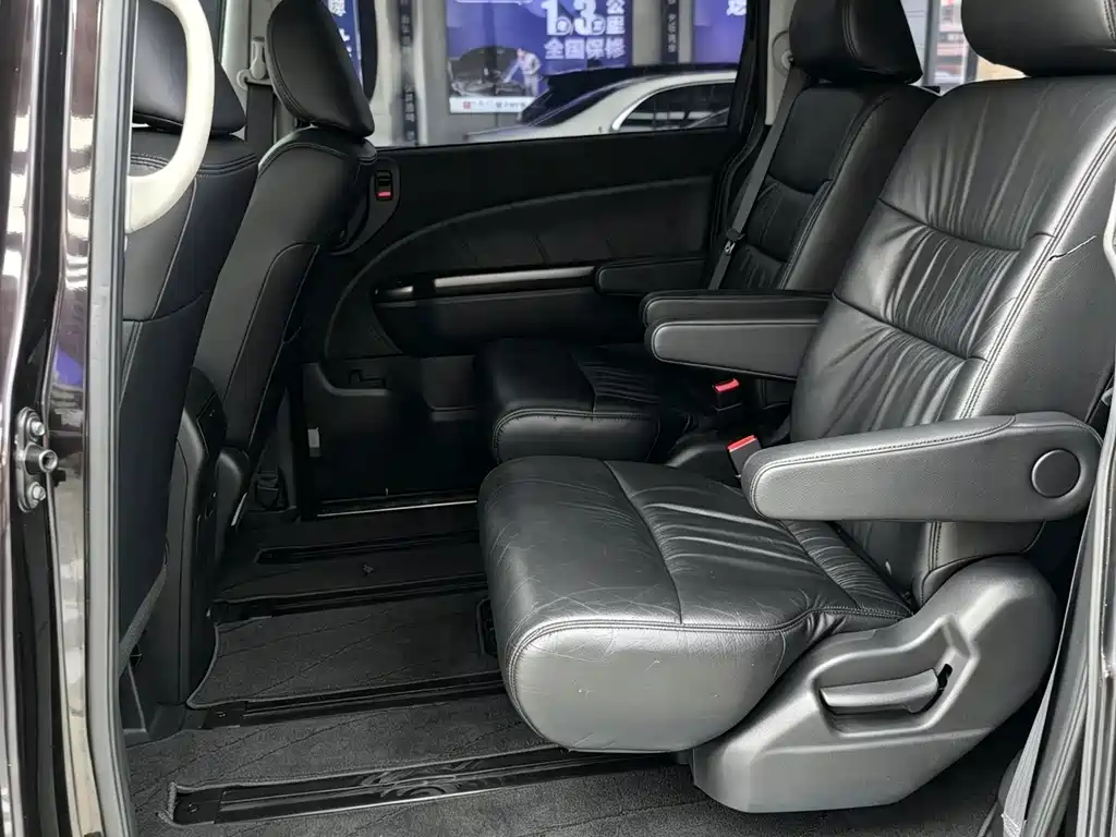 Honda Elysion — миниатюра 6