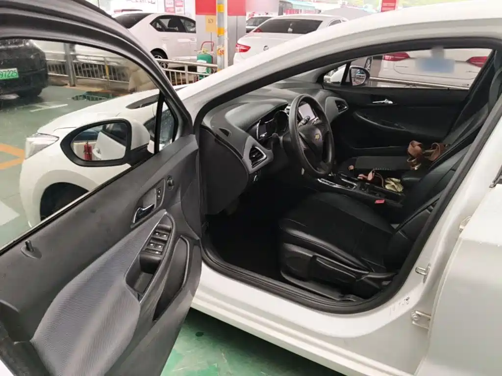 Chevrolet Cruze — миниатюра 16