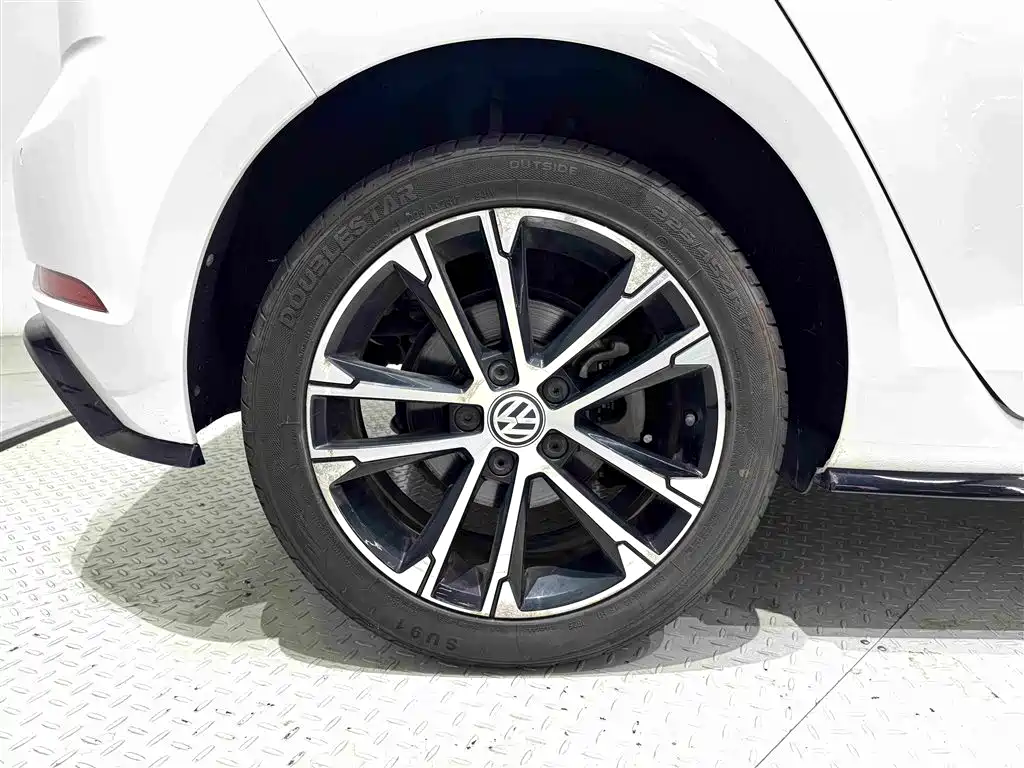 Volkswagen Golf — миниатюра 9