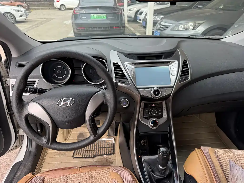 Hyundai Elantra Langdong — миниатюра 5