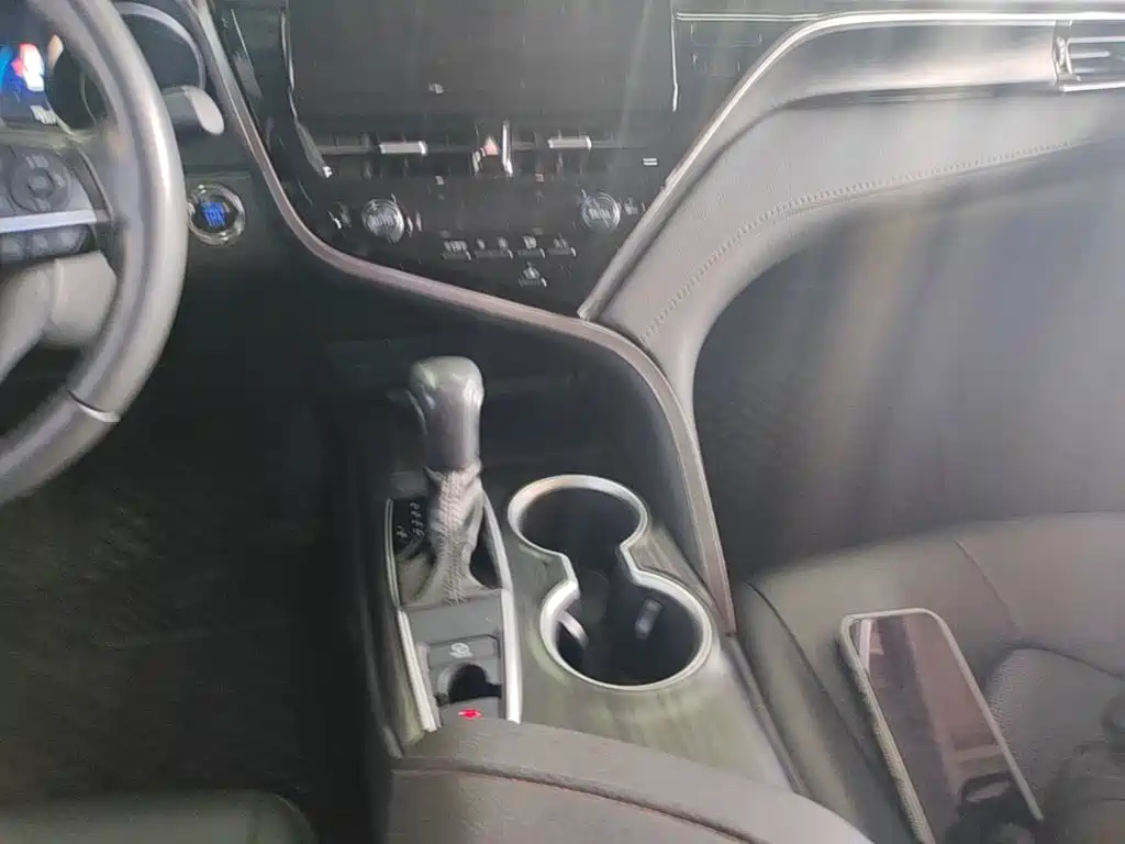 Toyota Camry — миниатюра 13
