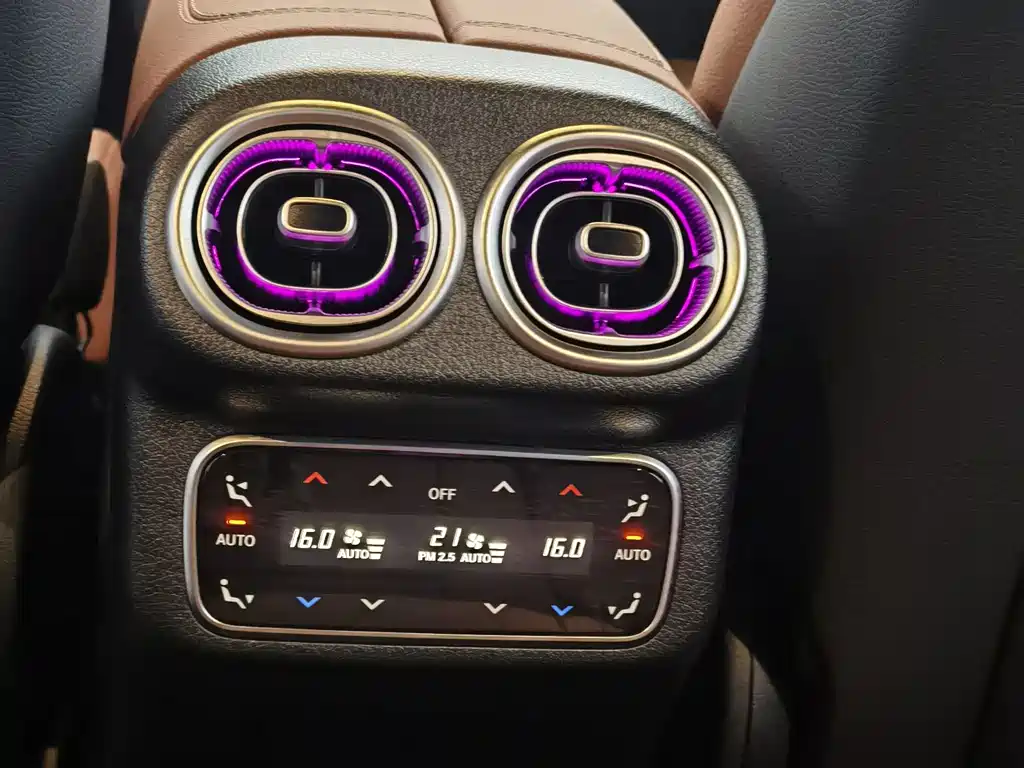 Mercedes-Benz GLC — миниатюра 10