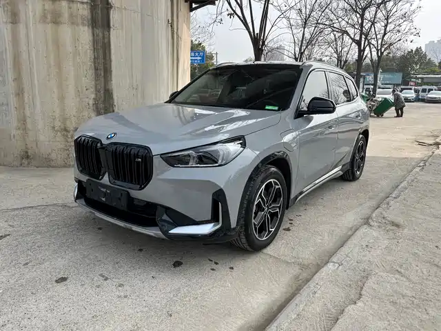 BMW IX1 2024