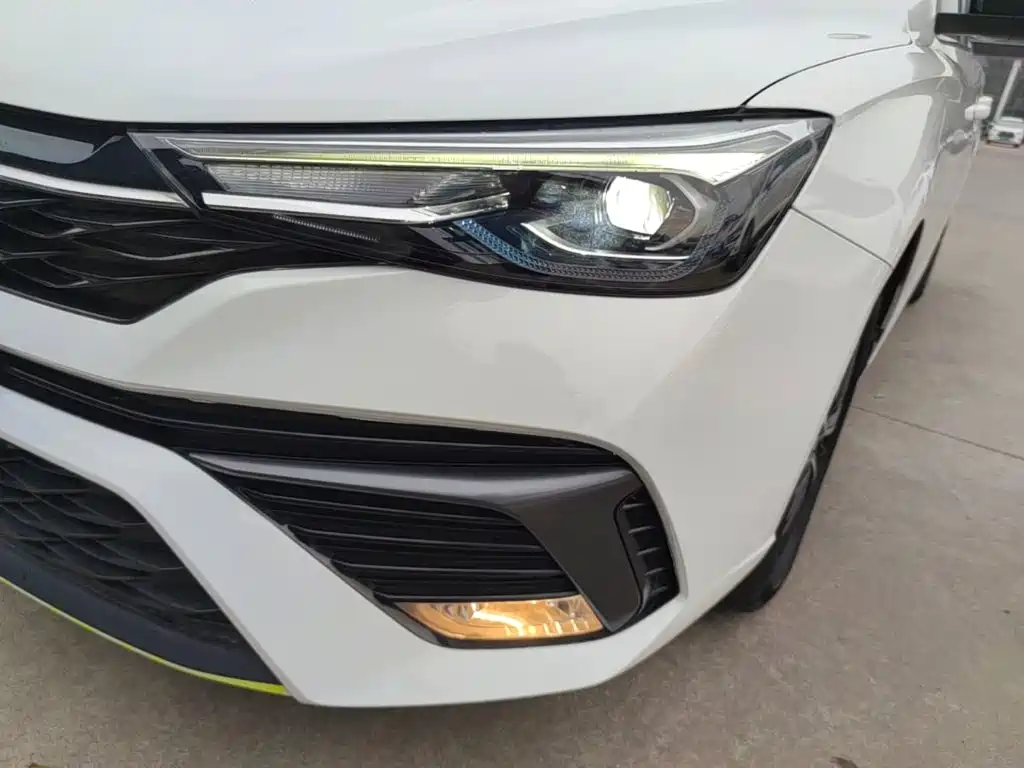 Roewe i5 — миниатюра 24