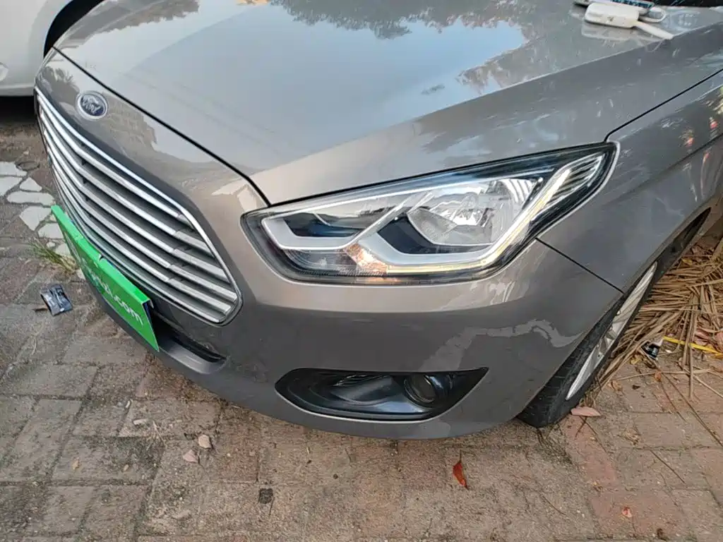 Ford Escort — миниатюра 24