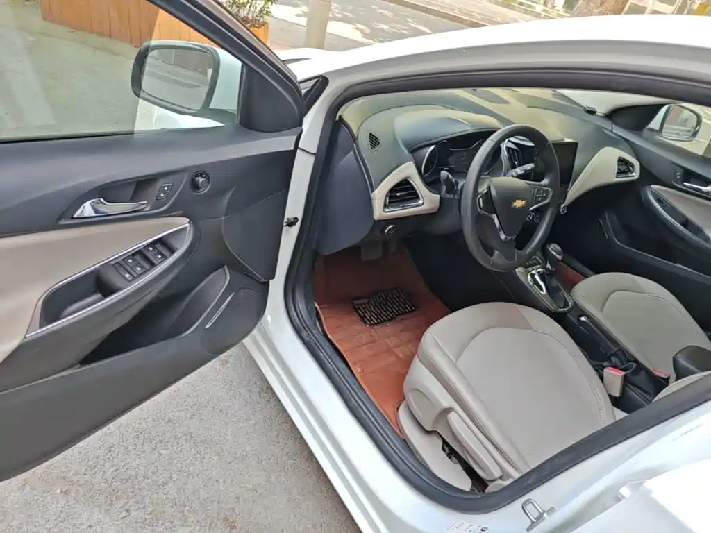 Chevrolet Cruze — миниатюра 16