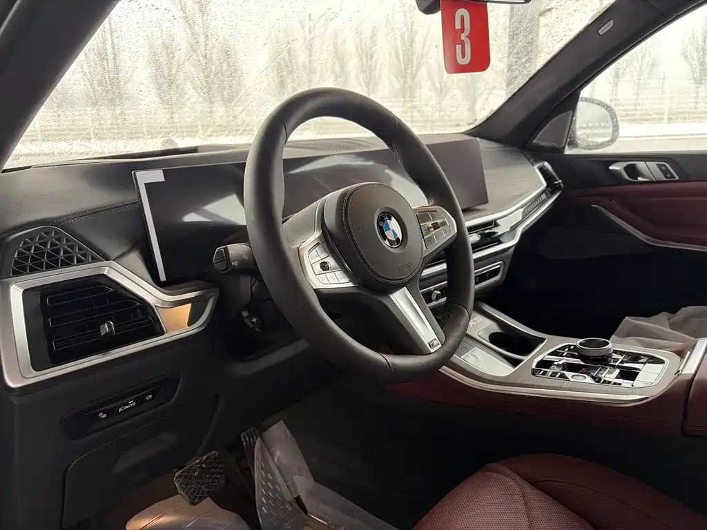 BMW X5 2025 xDrive 40Li M Sport