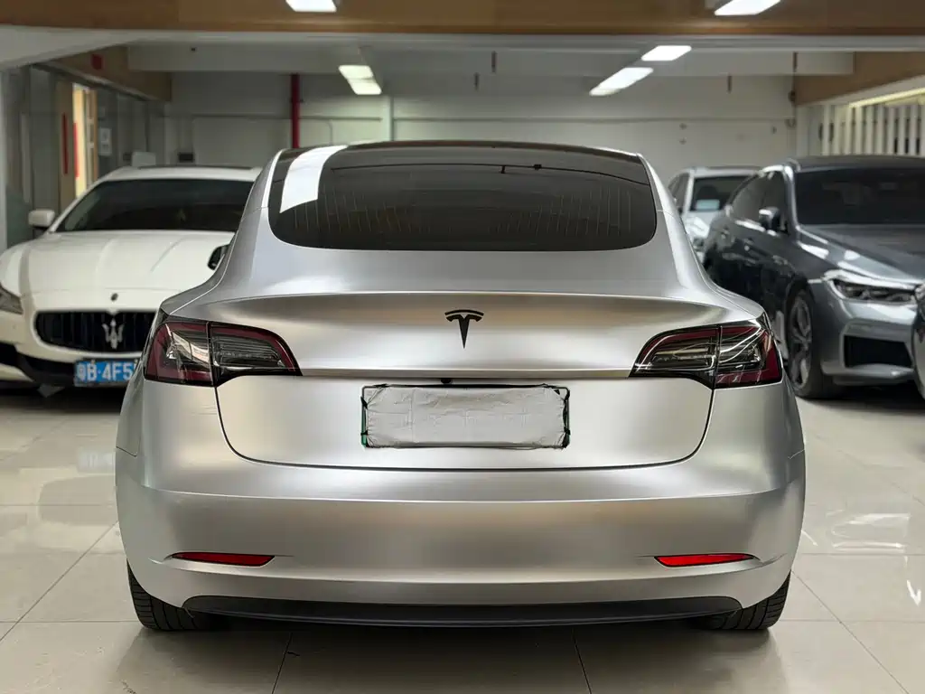 Tesla Model 3 — миниатюра 9