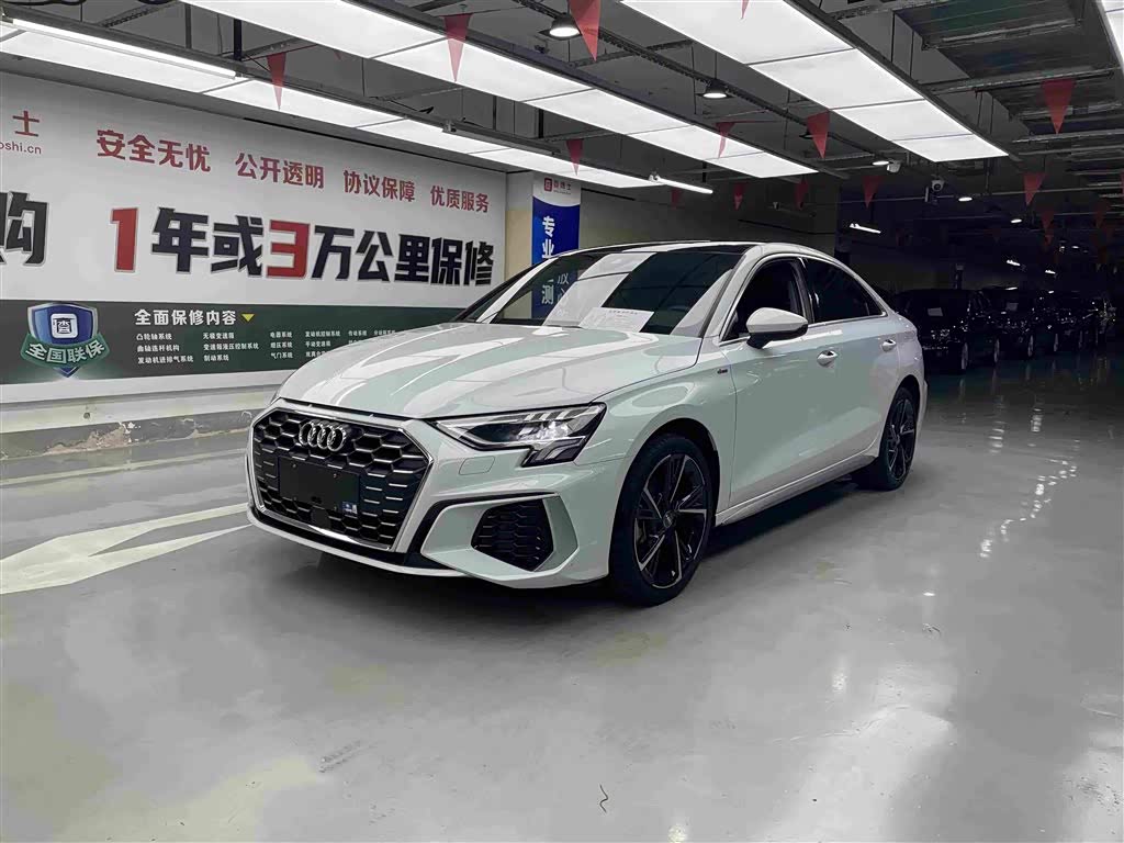 Audi A3 1.4 л 2021 г. Белый, пробег 23000 км