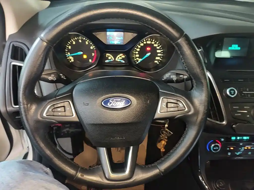 Ford Focus — миниатюра 11