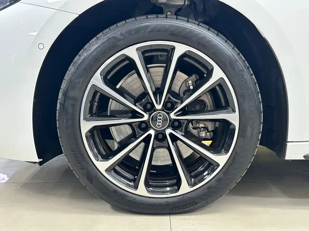 Audi A5L — миниатюра 22