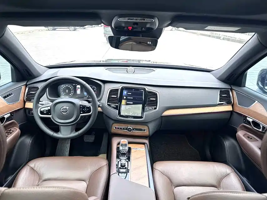 Volvo XC90 2021 B6 Luxury 7 мест