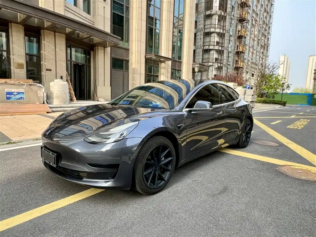 Tesla Model 3 2020