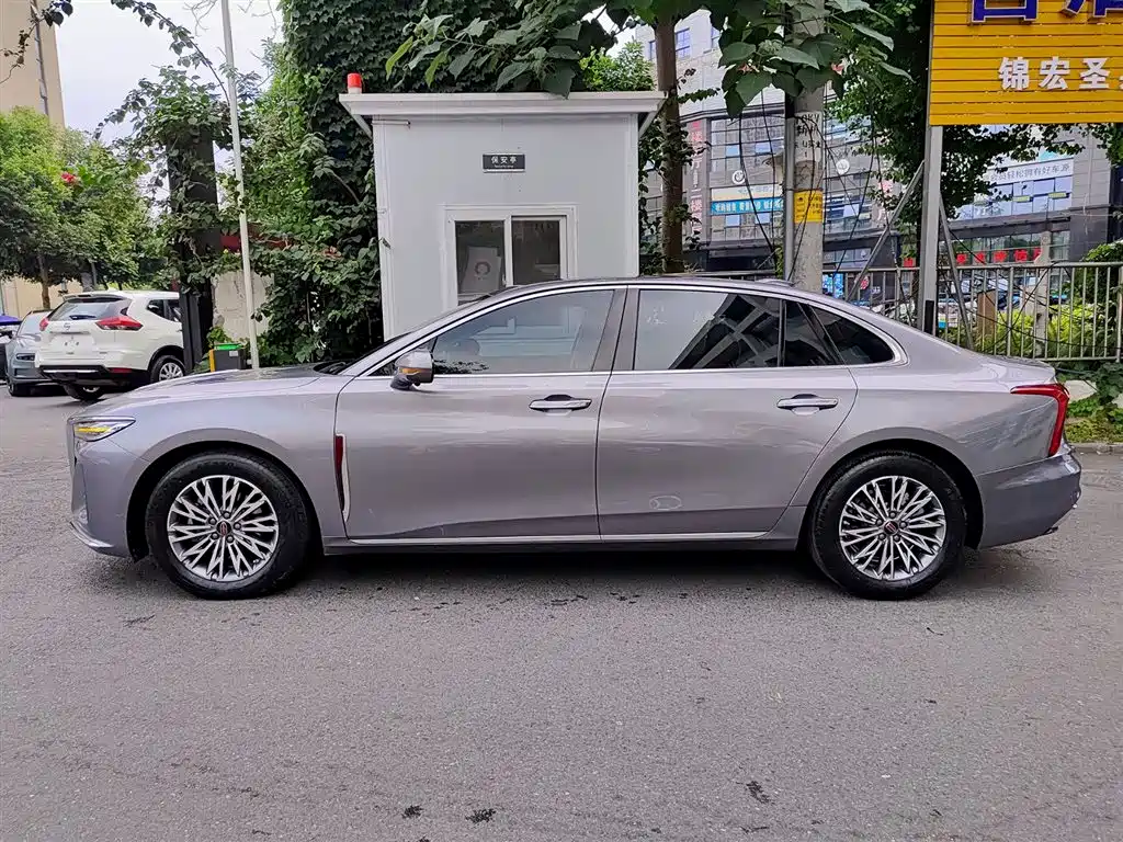 Hongqi H5 2023 2.0T AT